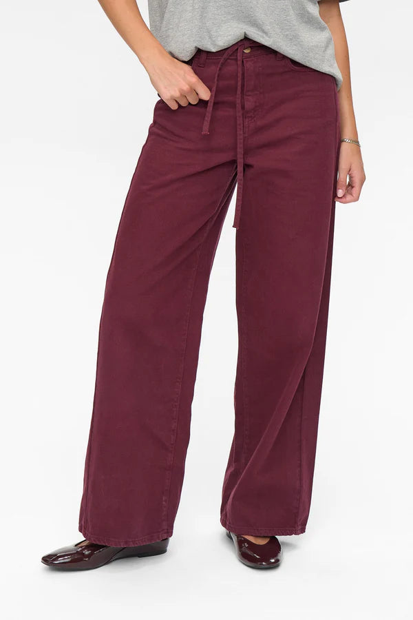 Nubrooklyn Solid Jeans